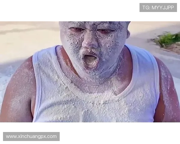 足球明星搞笑反应合集犯规瞬间引发的爆笑场面大盘点